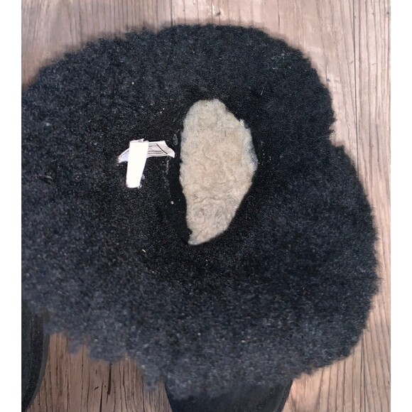 UGG Bailey Button Boots Size 9 - Picture 5 of 9